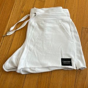 Calvin Klein comfy shorts! size medium, worn once and in excellent condition.